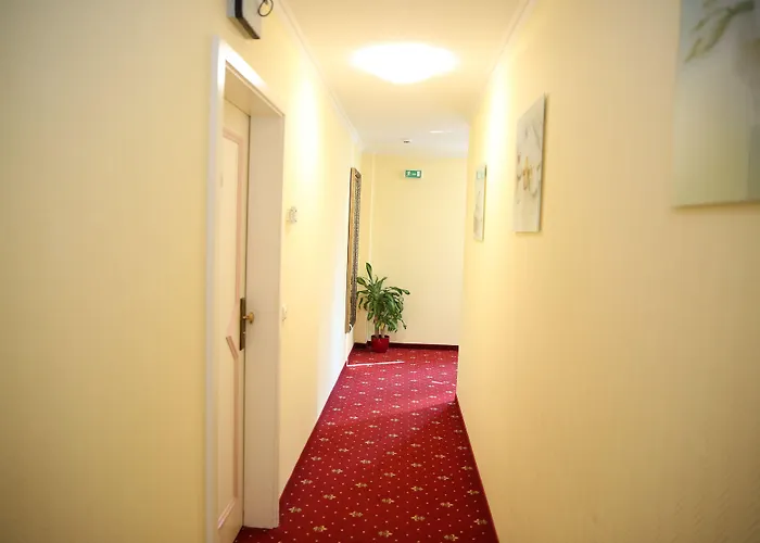 Neugrabener Hof Hotel 3*