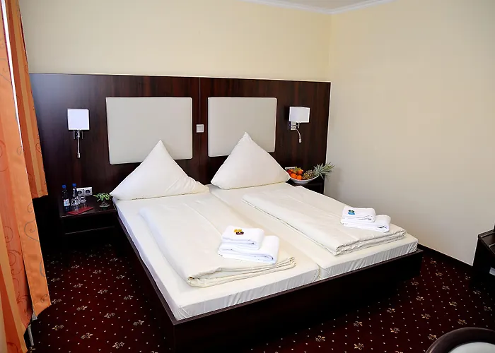 Hotel Neugrabener Hof 3*